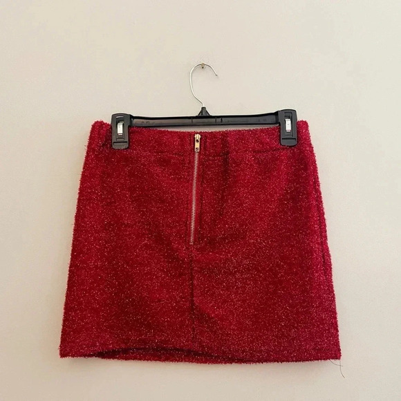 Red metallic fuzzy 2 piece set holiday part Christmas datenight small mini skirt - Picture 4 of 6